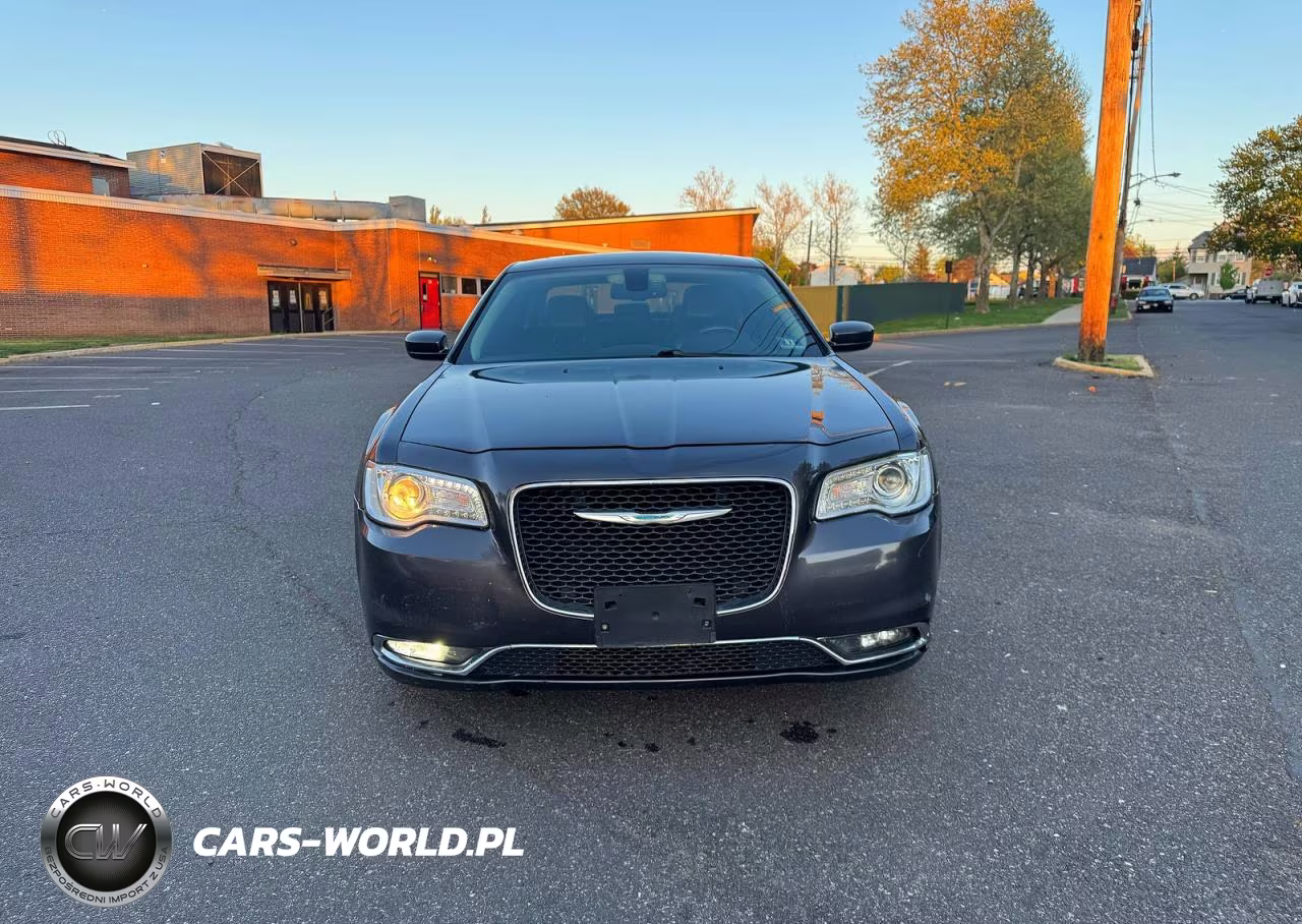 2016 Chrysler 300 Limited VIN:2C3CCARG5GH224787 - 7