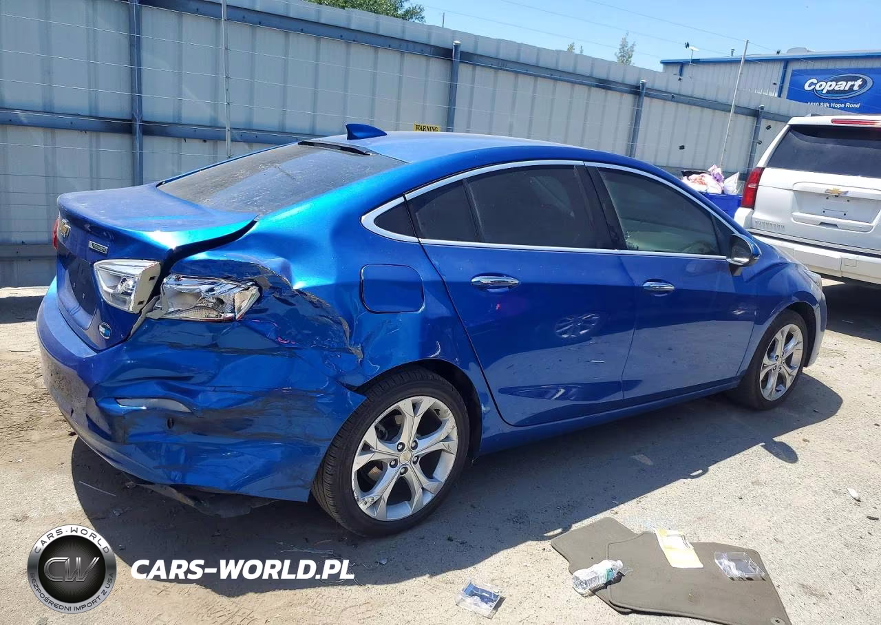 2017 Chevrolet Cruze VIN:1G1BF5SM0H7118100 - 3