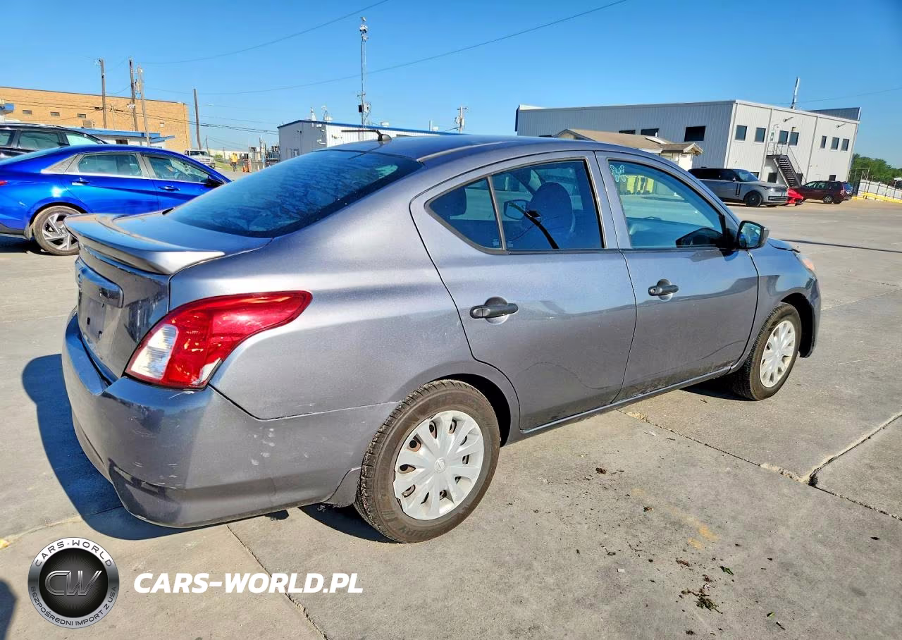 2018 Nissan Versa S Plus VIN:3N1CN7AP4JL805428 - 3