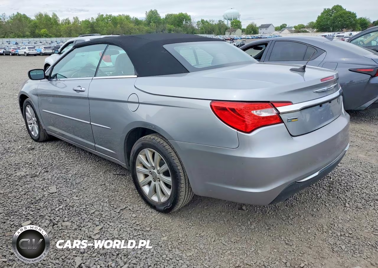 2014 Chrysler 200 Touring VIN:1C3BCBEG8EN131158 - 2