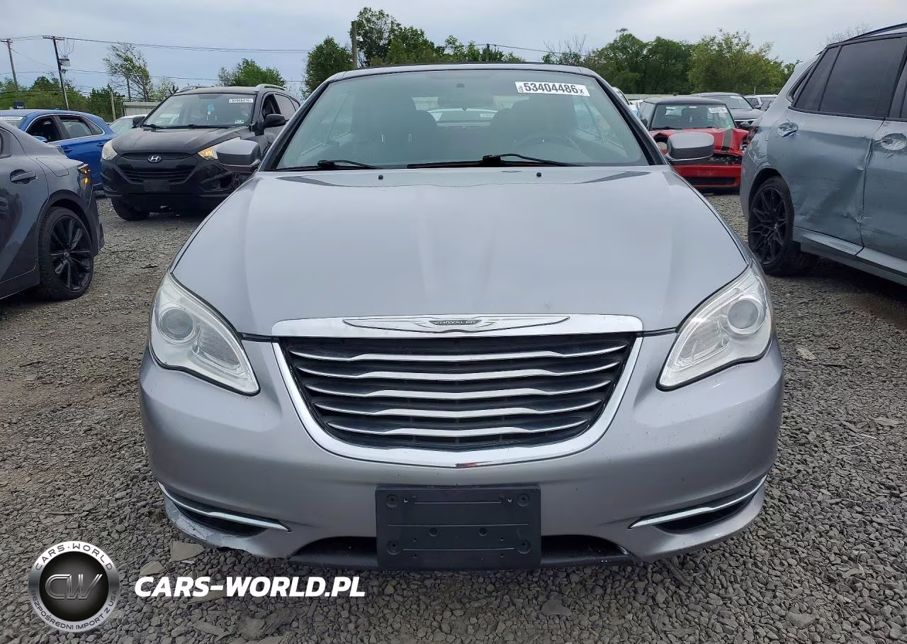 2014 Chrysler 200 Touring VIN:1C3BCBEG8EN131158 - 5