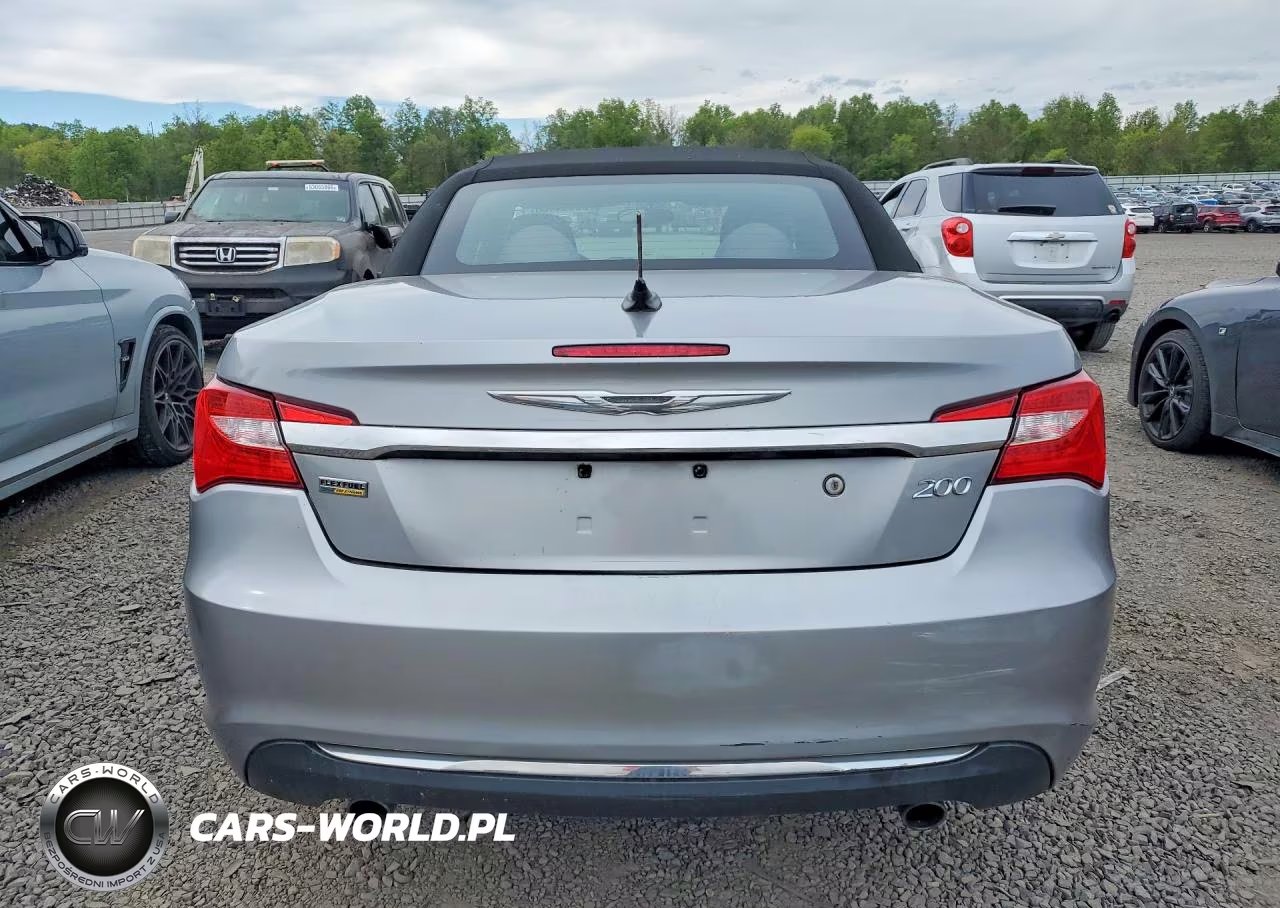 2014 Chrysler 200 Touring VIN:1C3BCBEG8EN131158 - 6