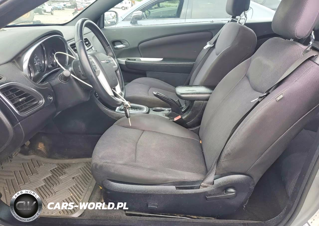 2014 Chrysler 200 Touring VIN:1C3BCBEG8EN131158 - 7