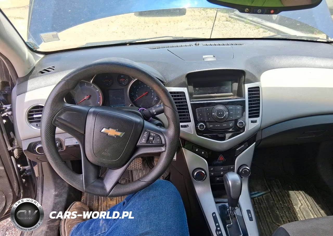 2011 Chevrolet Cruze Ls VIN:1G1PC5SH2B7185628 - 9