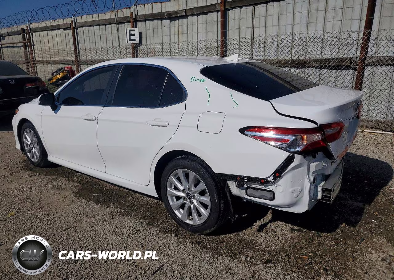 2019 Toyota Camry Le VIN:4T1B11HK4KU838699 - 2
