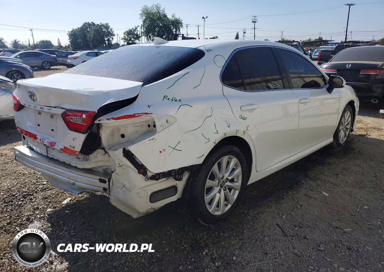 2019 Toyota Camry Le VIN:4T1B11HK4KU838699 - 3
