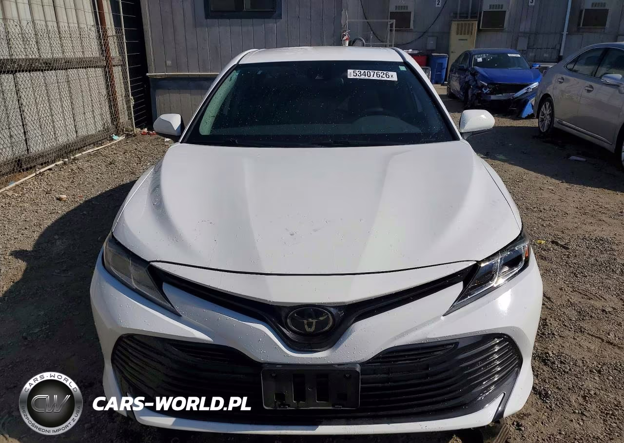 2019 Toyota Camry Le VIN:4T1B11HK4KU838699 - 5