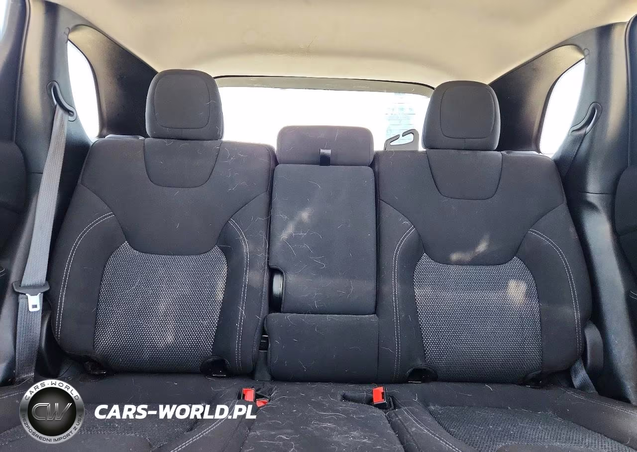 2020 Jeep Cherokee Latitude VIN:1C4PJLCB5LD596097 - 10