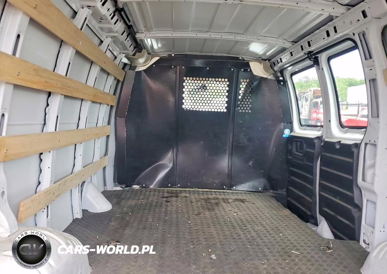 2024 GMC Savana G2500 VIN:1GTW7AFP7R1236586 - 10