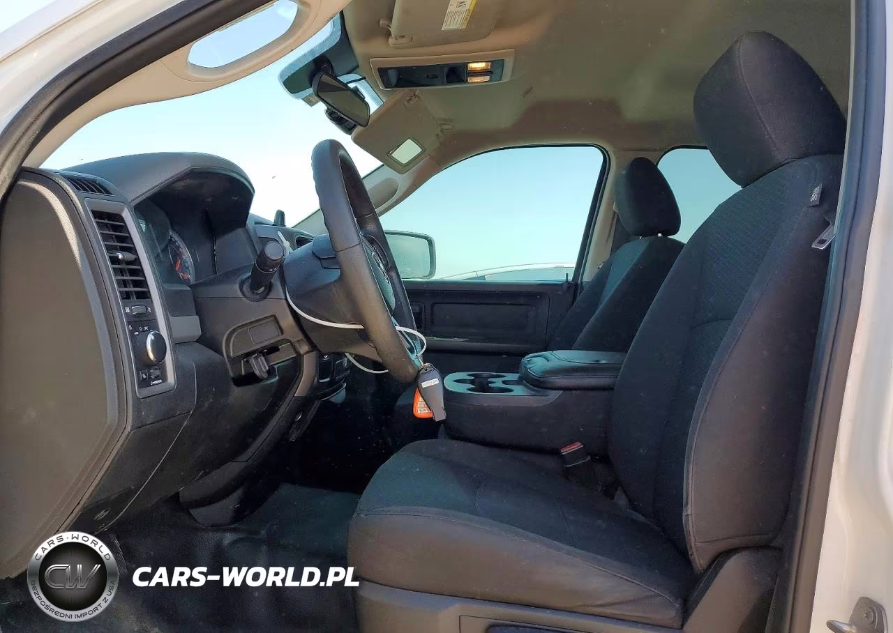 2019 Ram 1500 Classic Tradesman VIN:1C6RR6FT3KS574527 - 7