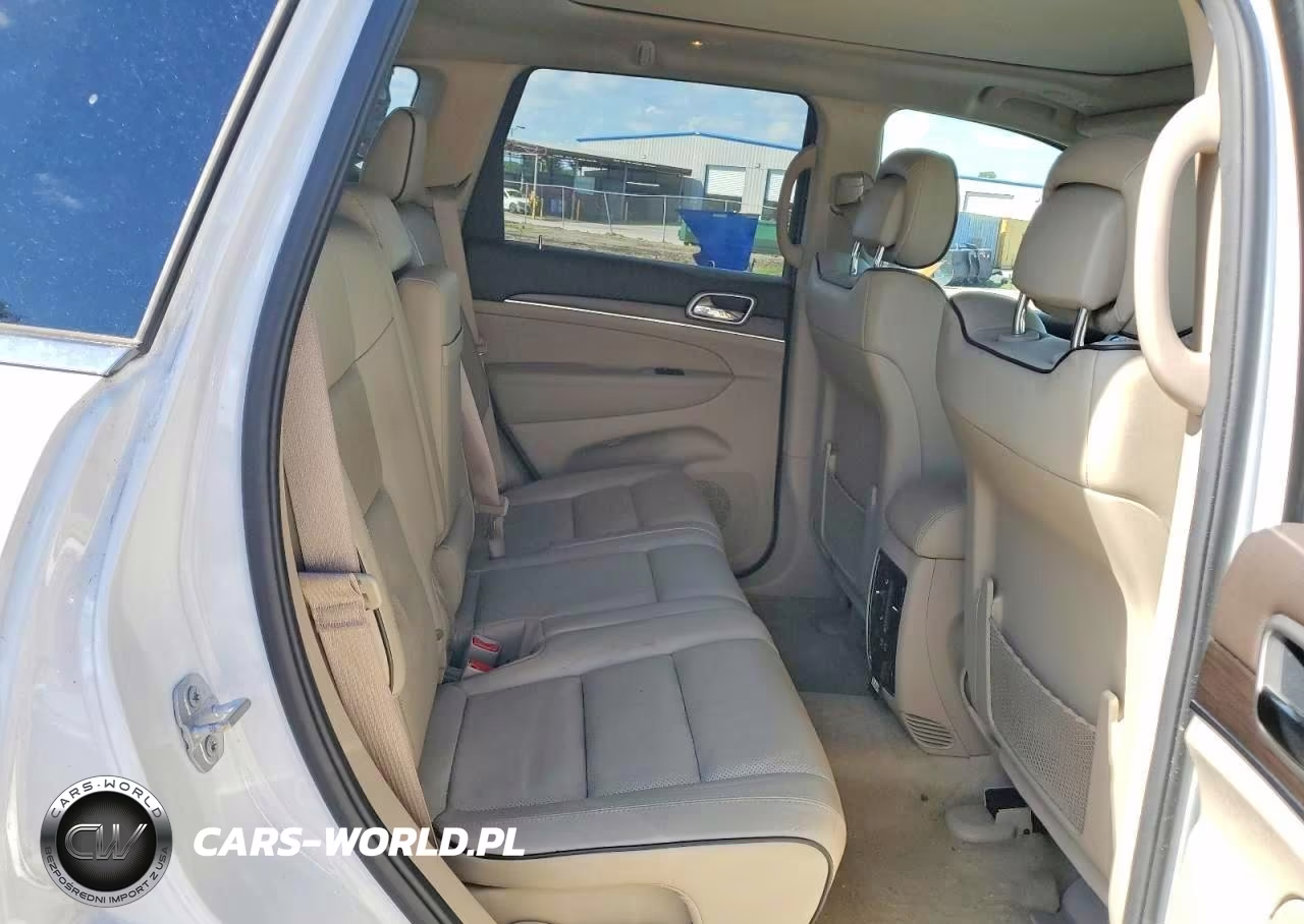2018 Jeep Grand Cherokee Overland VIN:1C4RJECG1JC204994 - 11