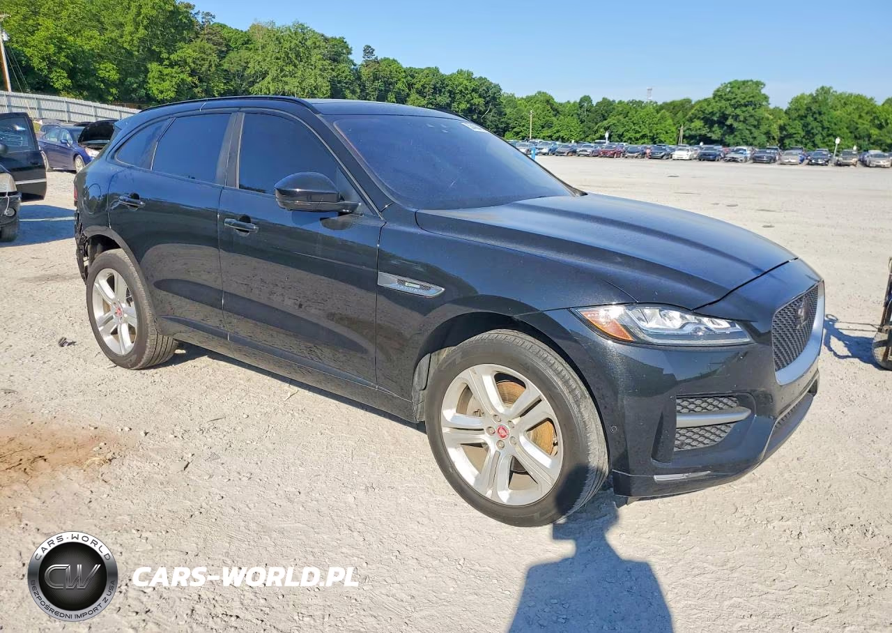 2017 Jaguar F-Pace R - Sport VIN:SADCL2BV3HA097715 - 4