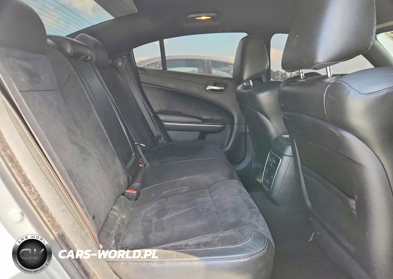 2019 Dodge Charger Scat Pack VIN:2C3CDXGJ9KH740125 - 10