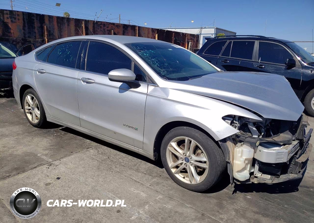 2018 Ford Fusion Se Hybrid VIN:3FA6P0LU4JR173256 - 4