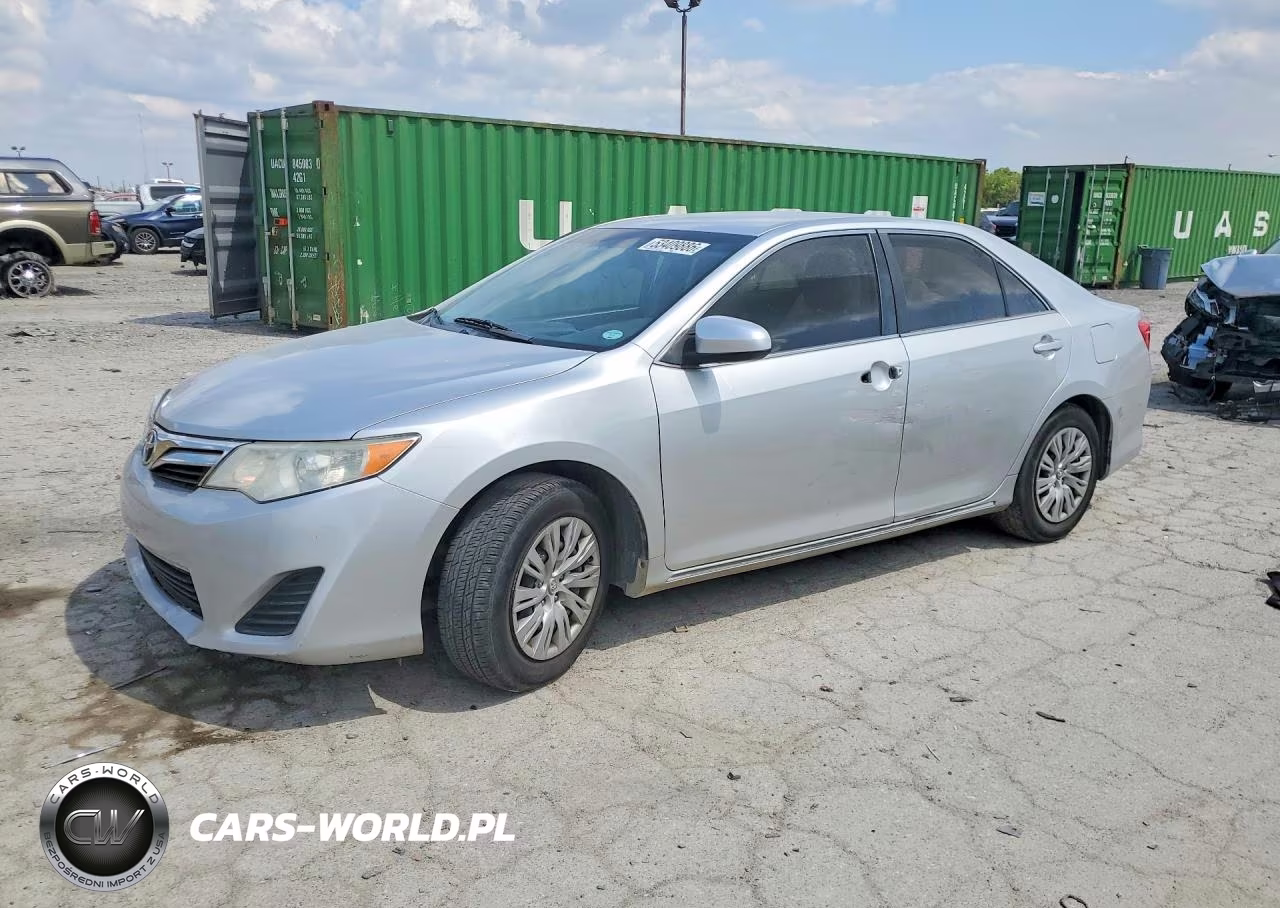 2012 Toyota Camry Le – zdjęcie 1 z 12
