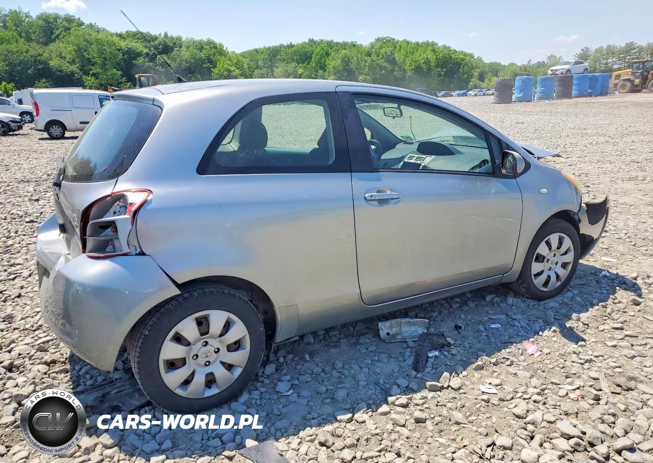 2008 Toyota Yaris Base VIN:JTDJT923385212624 - 3