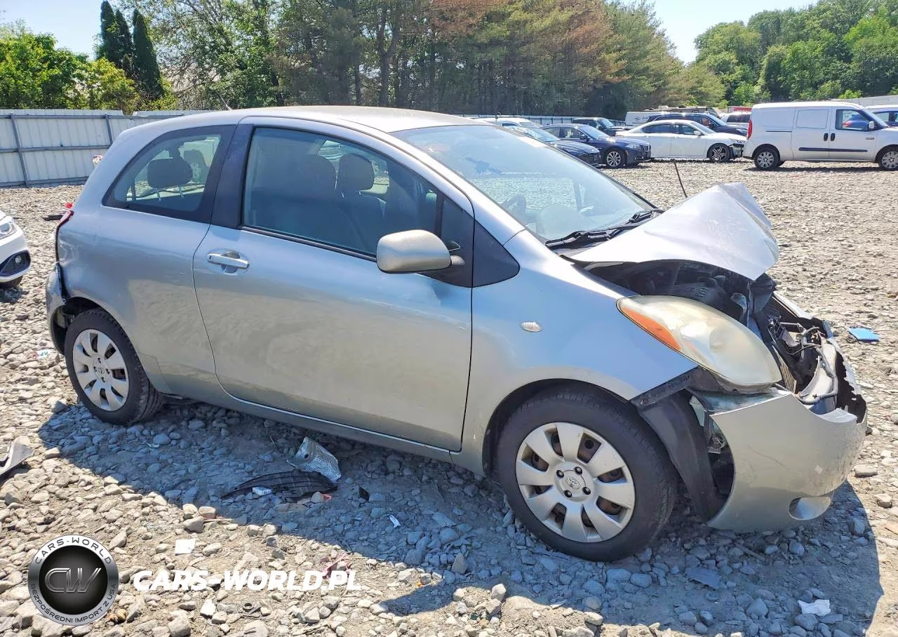2008 Toyota Yaris Base VIN:JTDJT923385212624 - 4