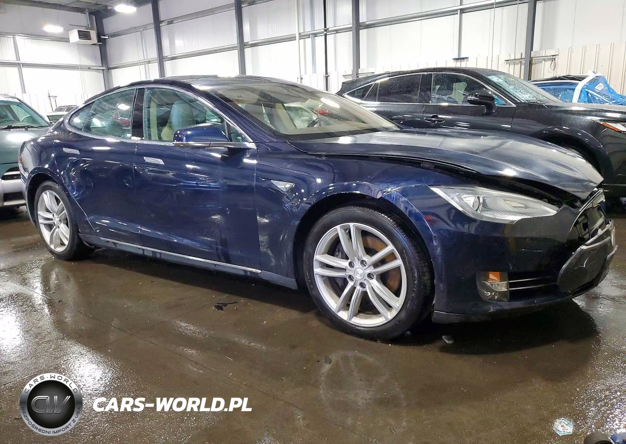 2013 Tesla Model S VIN:5YJSA1CN4DFP08570 - 4