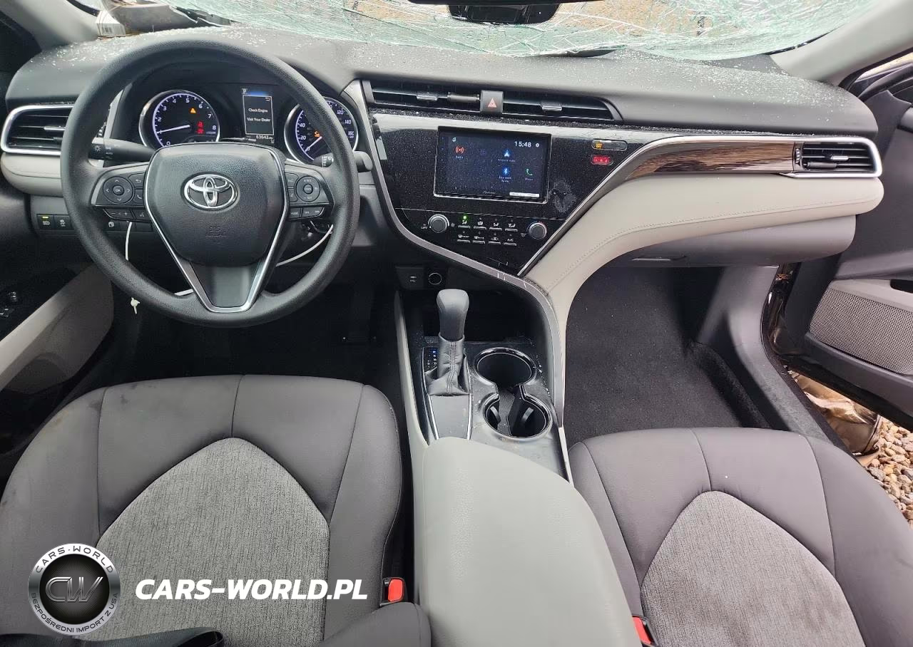 2018 Toyota Camry Le VIN:4T1B11HK9JU635032 - 8