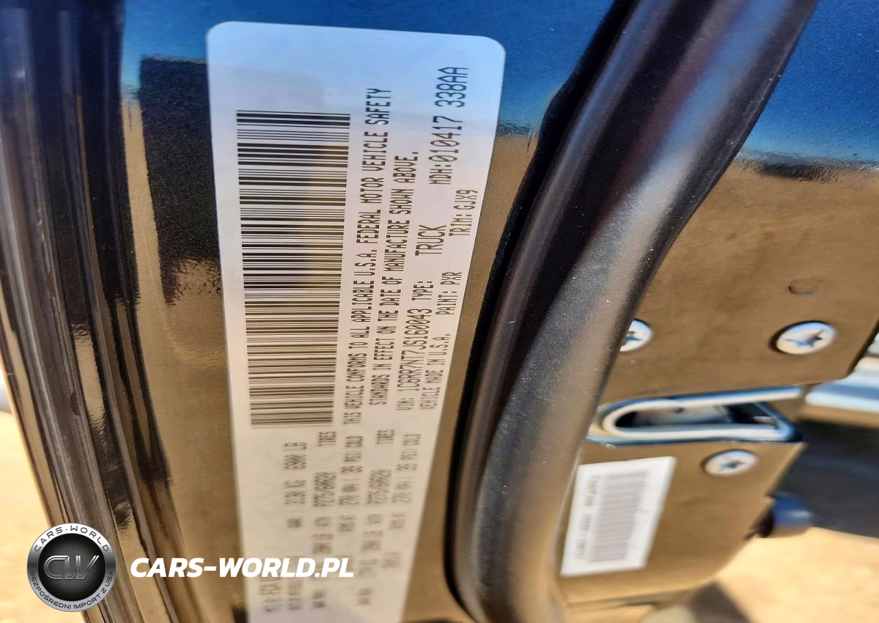 2018 Ram 1500 Laramie VIN:1C6RR7NT7JS160043 - 12