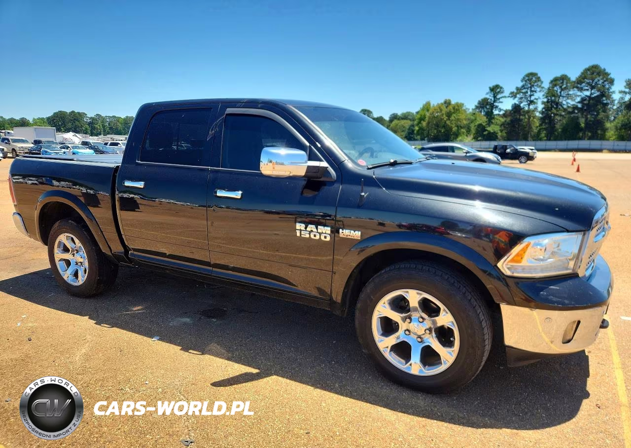 2018 Ram 1500 Laramie VIN:1C6RR7NT7JS160043 - 4