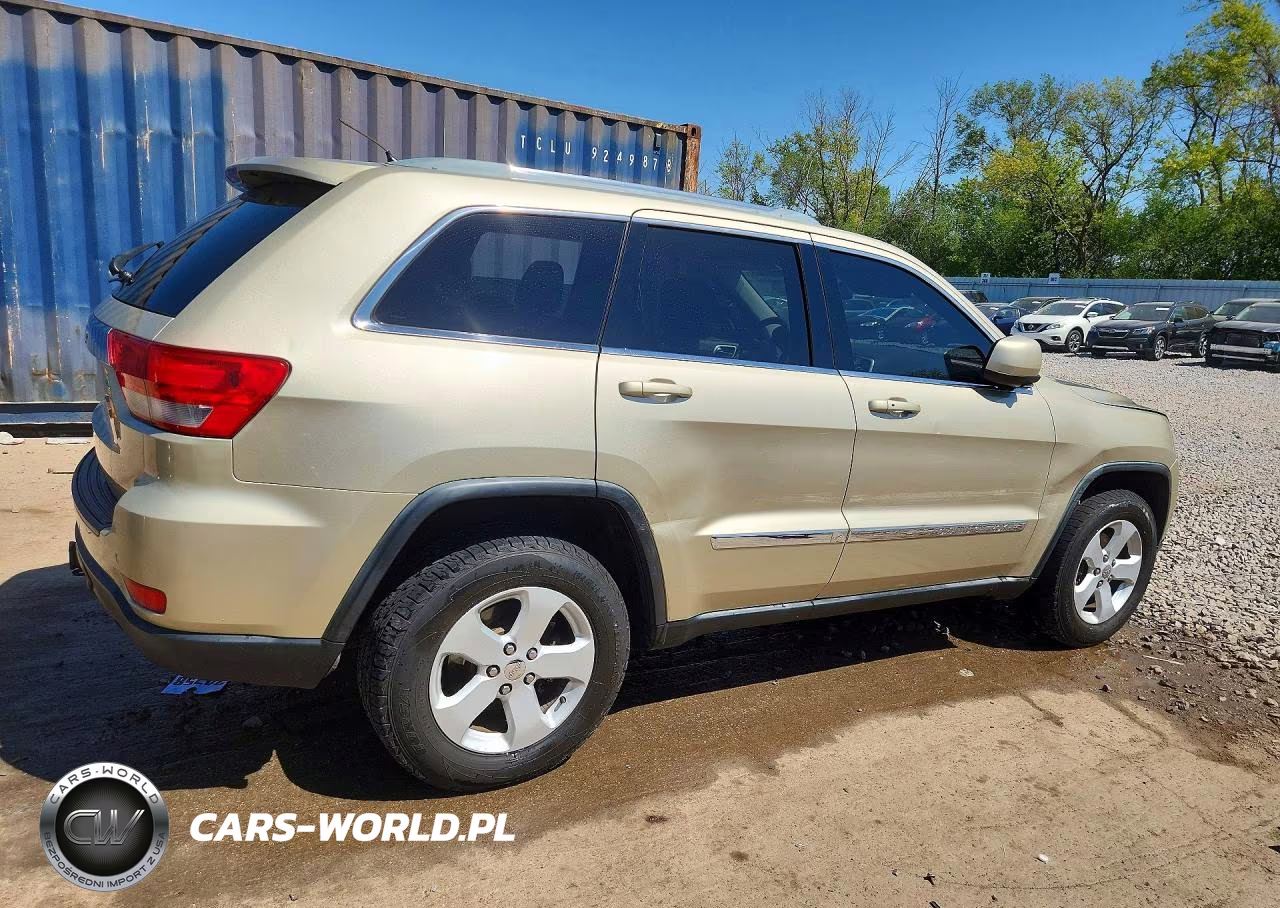 2011 Jeep Grand Cherokee Laredo VIN:1J4RR4GG8BC598003 - 3
