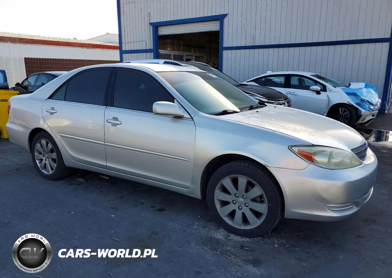 2004 Toyota Camry Le VIN:4T1BE32K54U819123 - 4