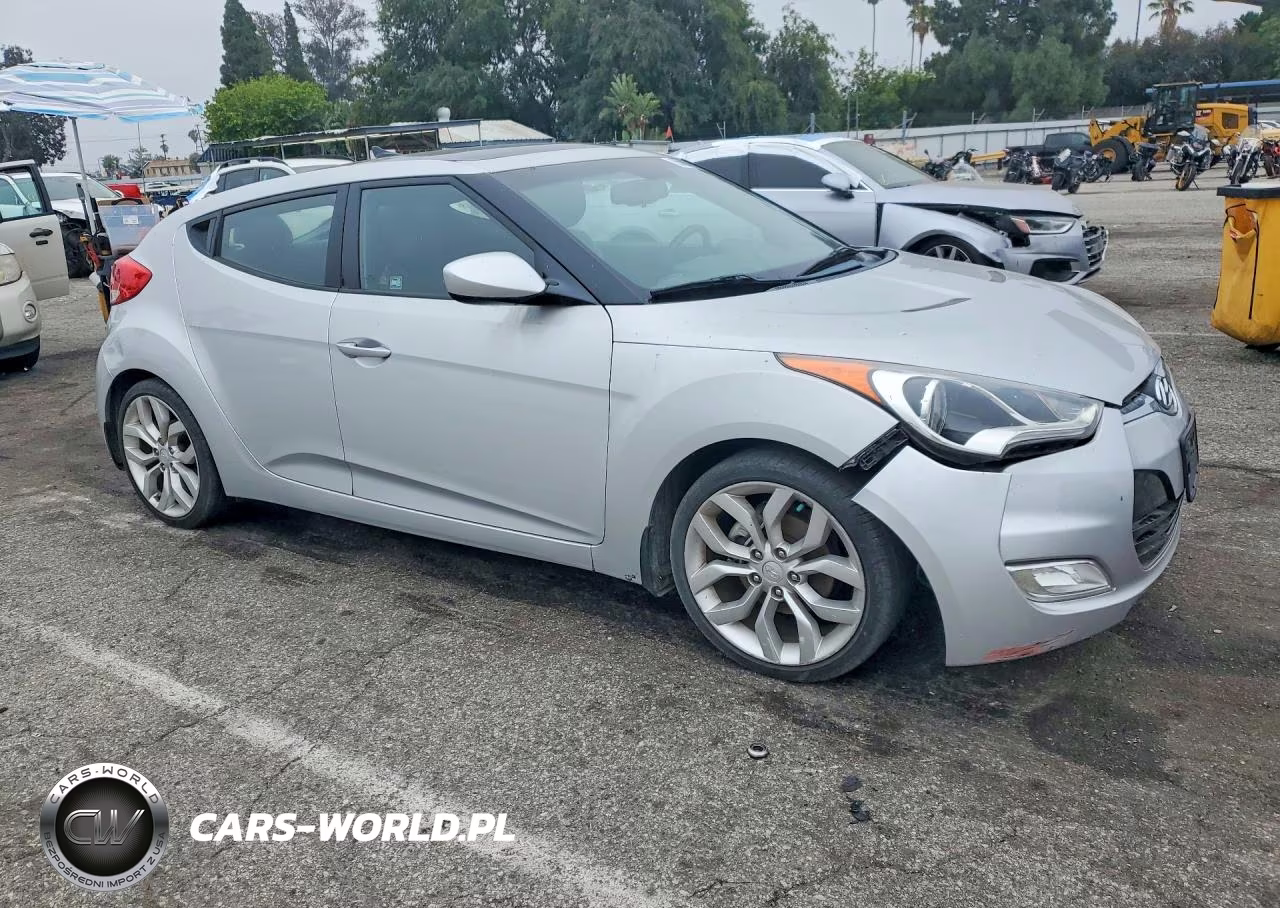 2012 Hyundai Veloster Base W-Black VIN:KMHTC6AD4CU079447 - 4