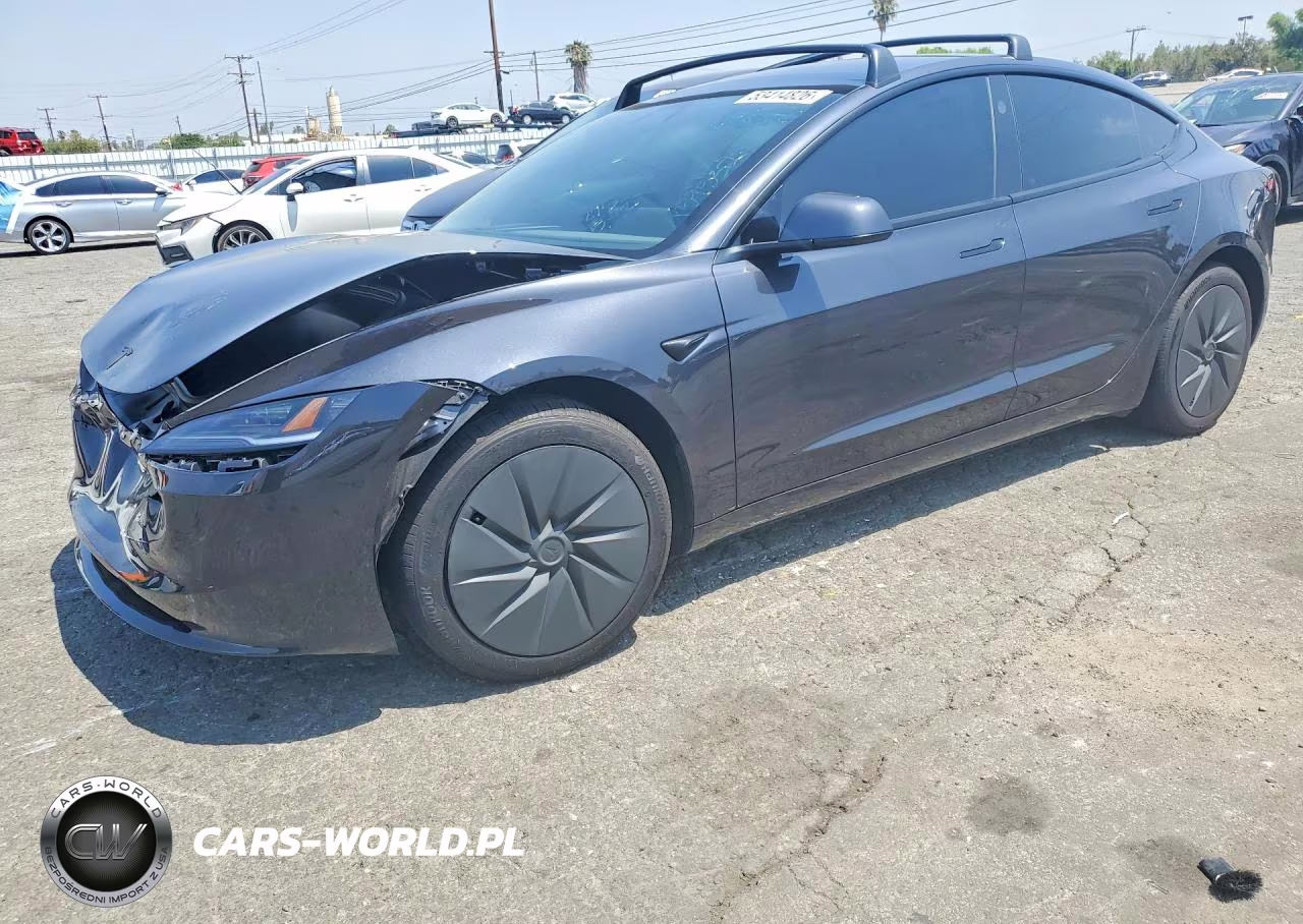 2025 Tesla Model 3 – zdjęcie 1 z 12