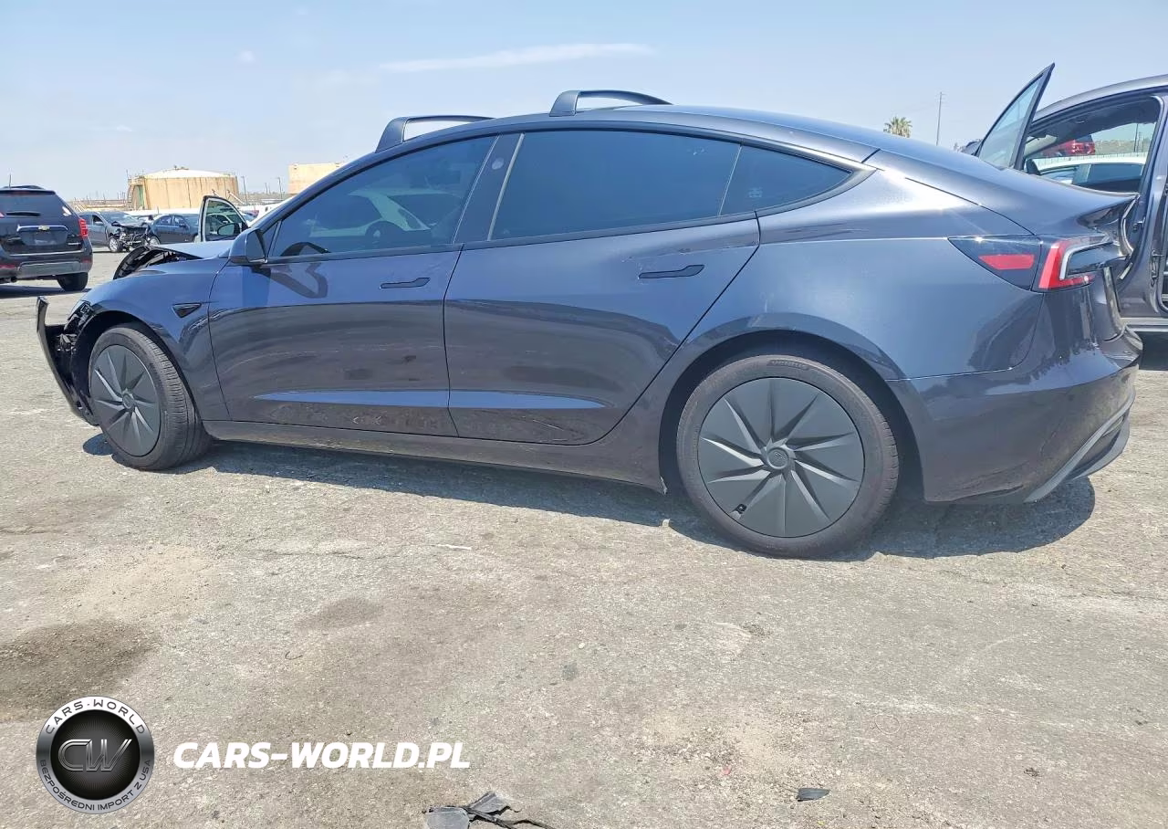 2025 Tesla Model 3 VIN:5YJ3E1EAXSF139532 - 2
