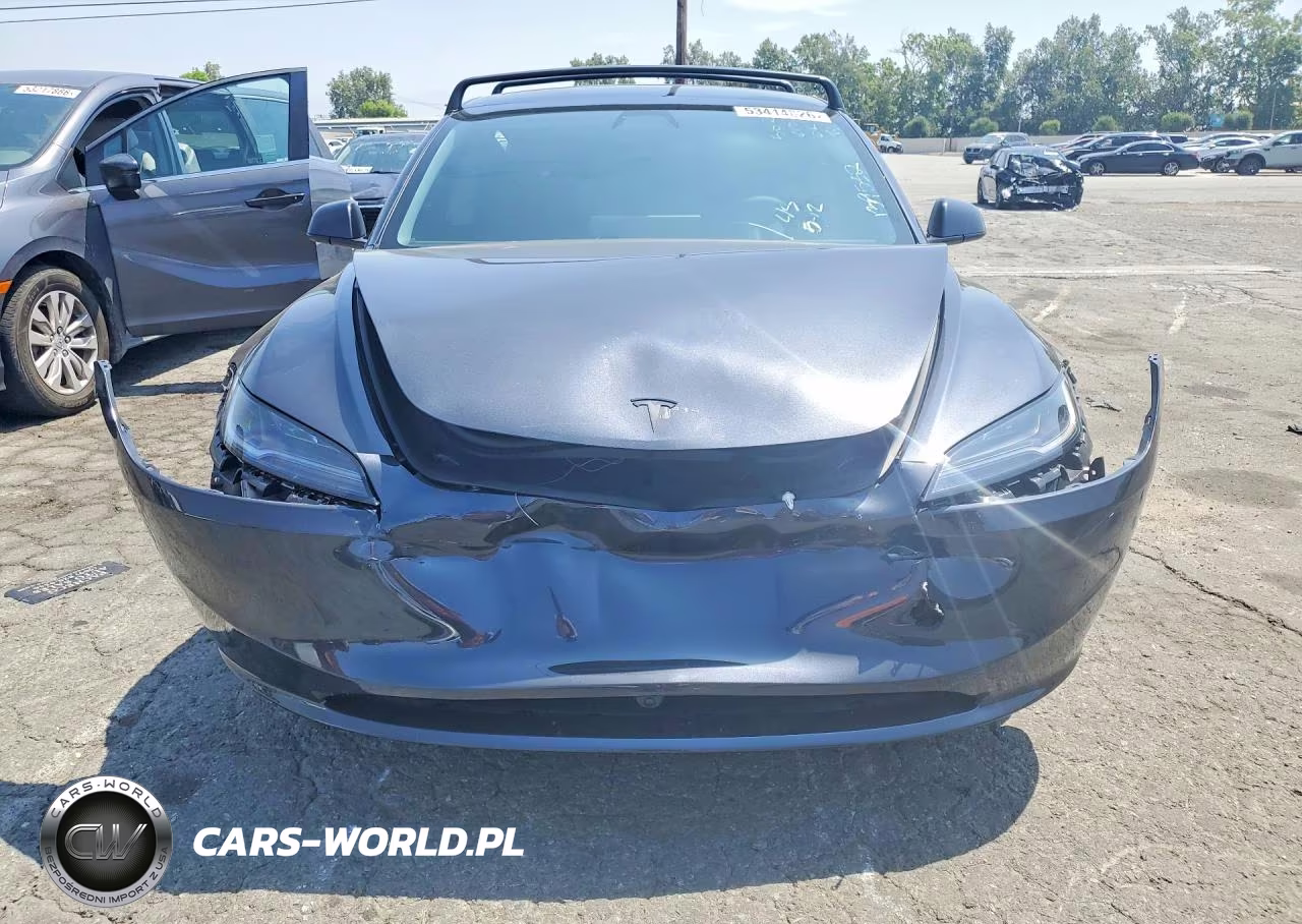 2025 Tesla Model 3 VIN:5YJ3E1EAXSF139532 - 5