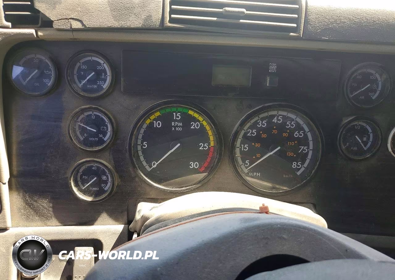 2006 Freightliner Columbia 120 Semi Truck VIN:1FUJA6AV96LW08002 - 8