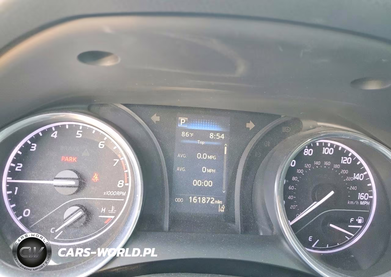 2020 Toyota Camry Le VIN:4T1C11AK5LU947253 - 9