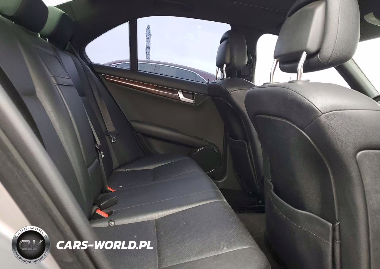 2012 Mercedes-Benz C 250 VIN:WDDGF4HBXCA615833 - 10