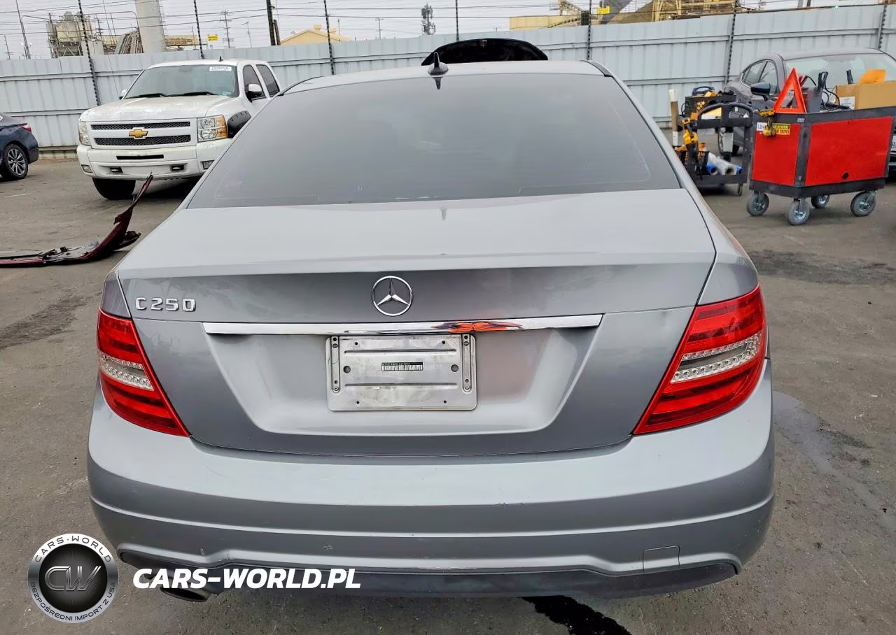 2012 Mercedes-Benz C 250 VIN:WDDGF4HBXCA615833 - 6
