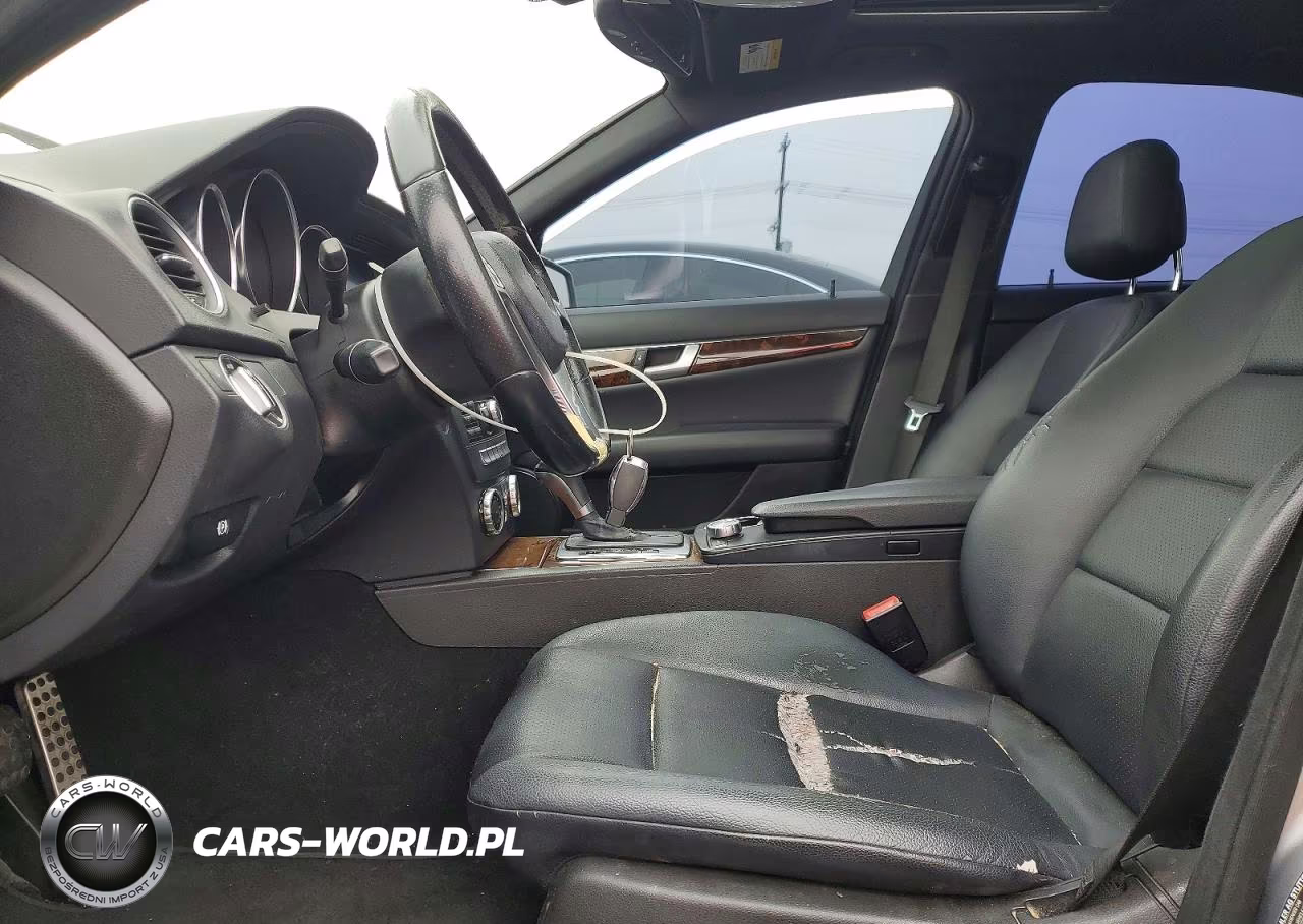 2012 Mercedes-Benz C 250 VIN:WDDGF4HBXCA615833 - 7