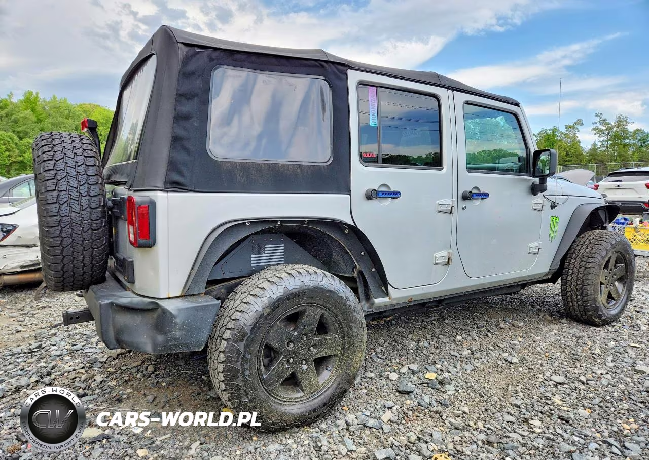 2010 Jeep Wrangler Unlimited Sport VIN:1J4BA3H11AL218110 - 3