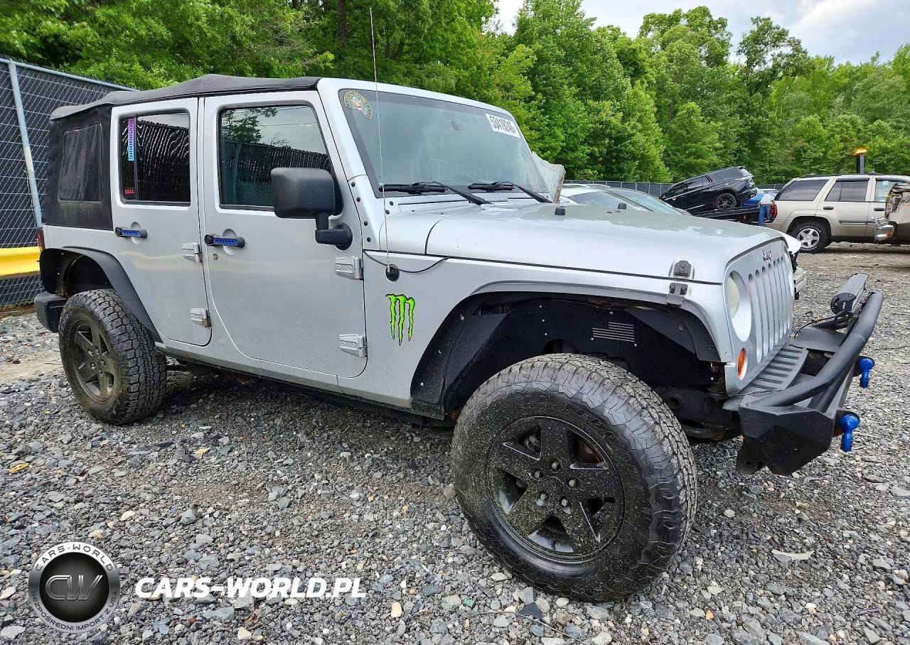 2010 Jeep Wrangler Unlimited Sport VIN:1J4BA3H11AL218110 - 4