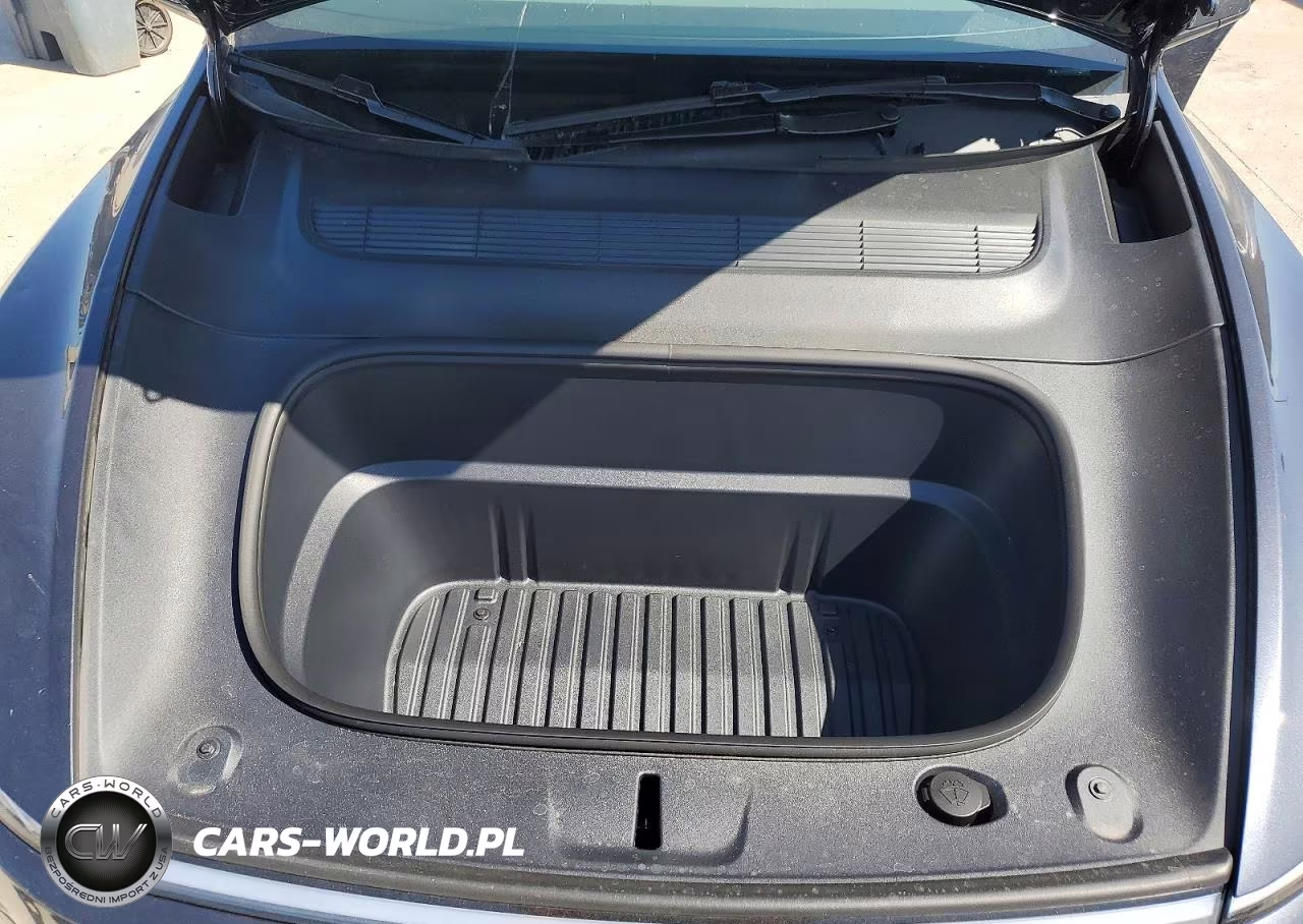 2026 Tesla Model Y VIN:7SAYGDED0TA681168 - 12