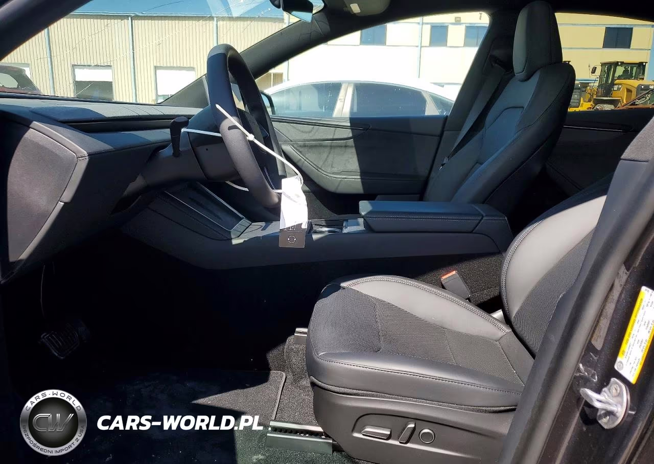 2026 Tesla Model Y VIN:7SAYGDED0TA681168 - 7