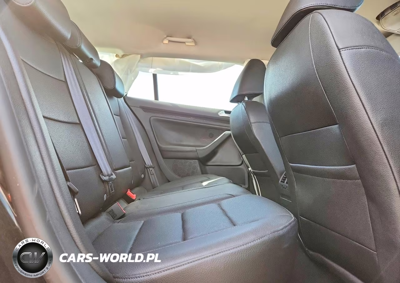 2010 Volkswagen Jetta Tdi VIN:3VWPL7AJXAM701694 - 10