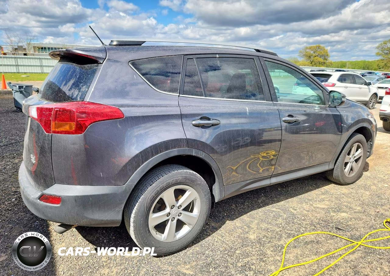2014 Toyota Rav4 Xle VIN:2T3RFREV8EW198618 - 3
