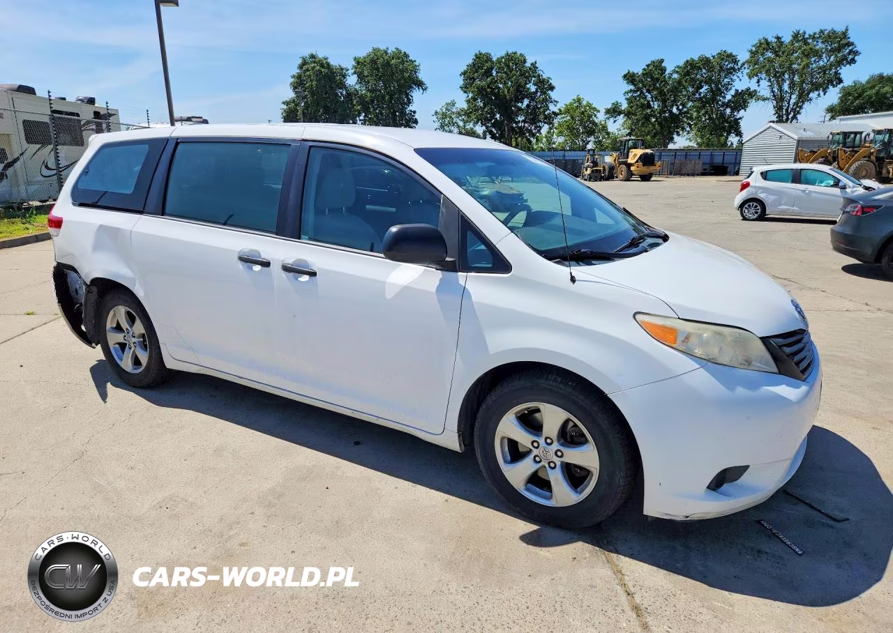 2013 Toyota Sienna L 7-Passenger VIN:5TDZK3DC8DS350602 - 4