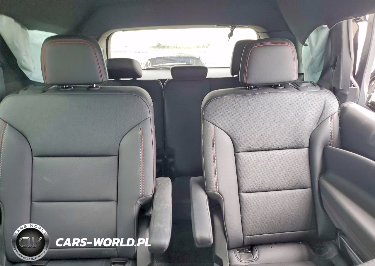2026 Chevrolet Traverse Z71 VIN:1GNEVJKS7TJ276340 - 10