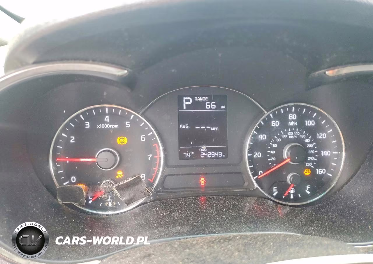 2017 Kia Forte Lx VIN:3KPFK4A70HE080653 - 9
