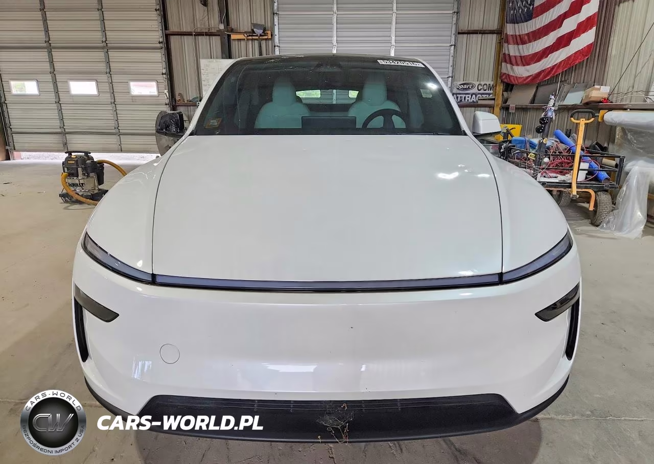 2026 Tesla Model Y VIN:7SAYGDEE0TF339618 - 5