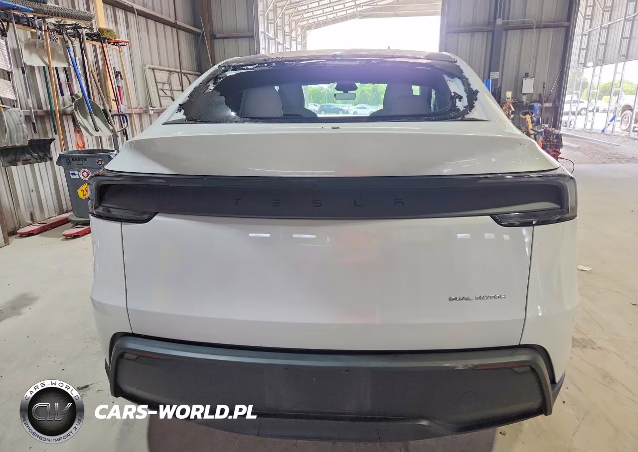 2026 Tesla Model Y VIN:7SAYGDEE0TF339618 - 6