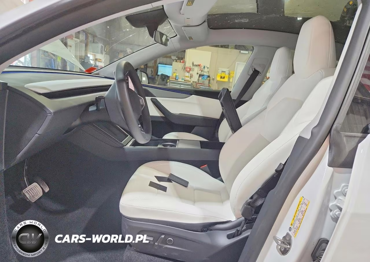 2026 Tesla Model Y VIN:7SAYGDEE0TF339618 - 7