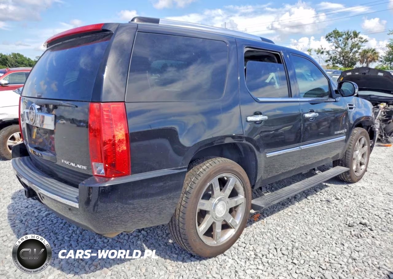 2008 Cadillac Escalade Luxury VIN:1GYEC63898R236147 - 3