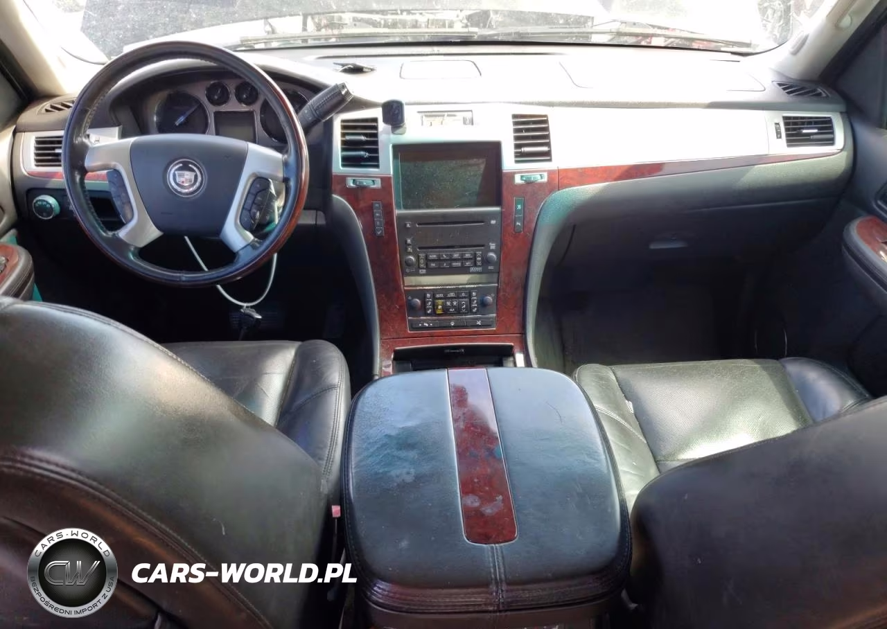 2008 Cadillac Escalade Luxury VIN:1GYEC63898R236147 - 8